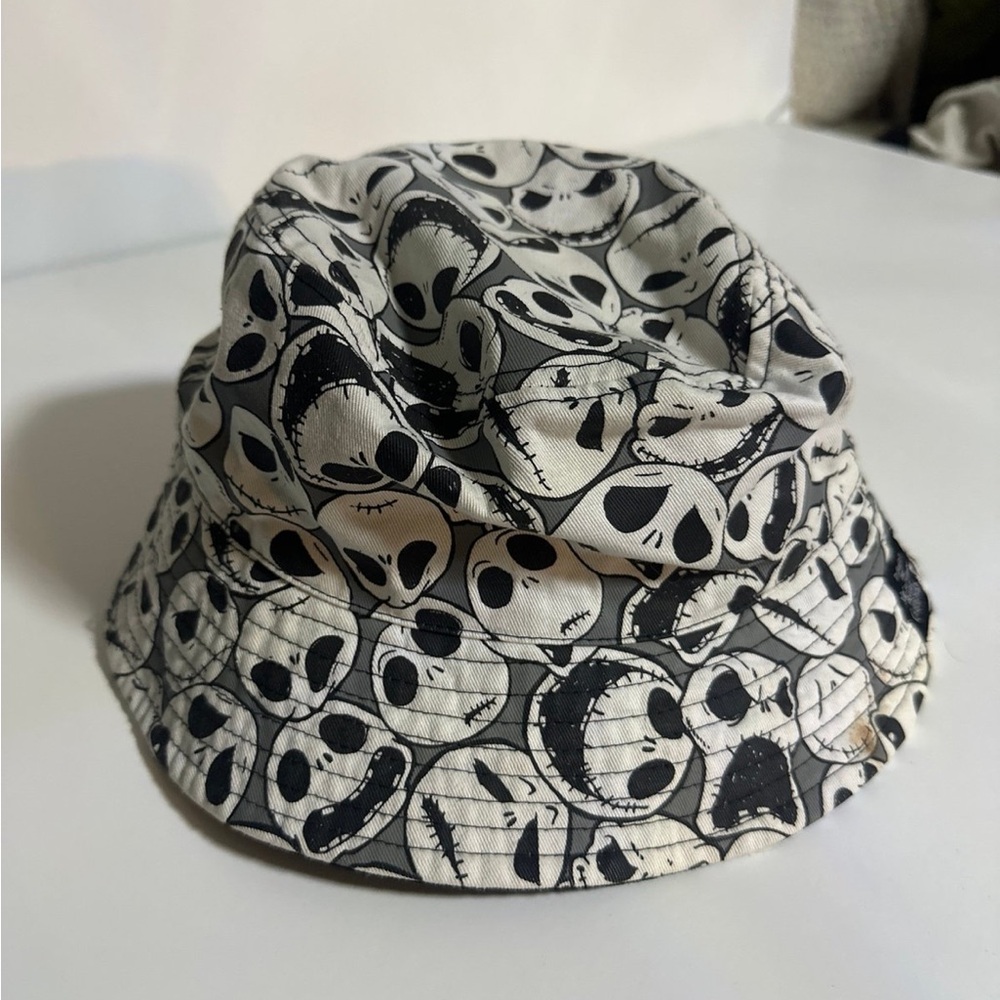 Men's Skull Print Bucket Hat - Black and White